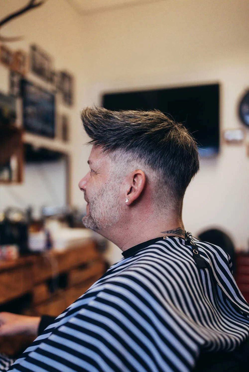 Kunde Markus mit Hairify Haarsystem im Studio
